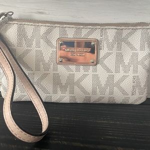 Michael Kor wristlet